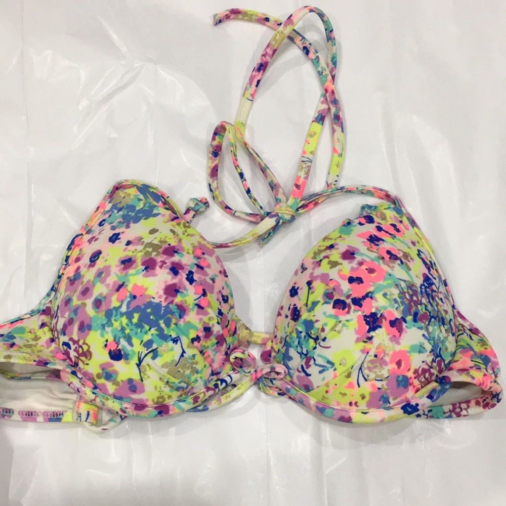 Push up Victoria’s Secret bikini top 34A